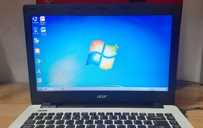 Acer Aspire E5 471 Intel Core i3
